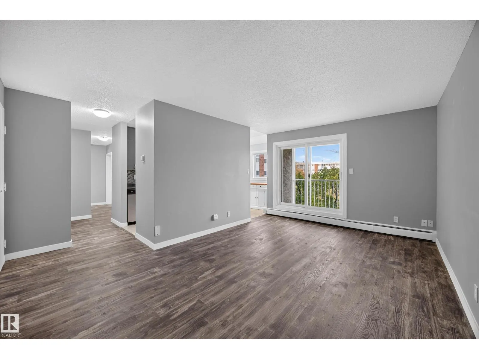 #27 11245 31 AV NW