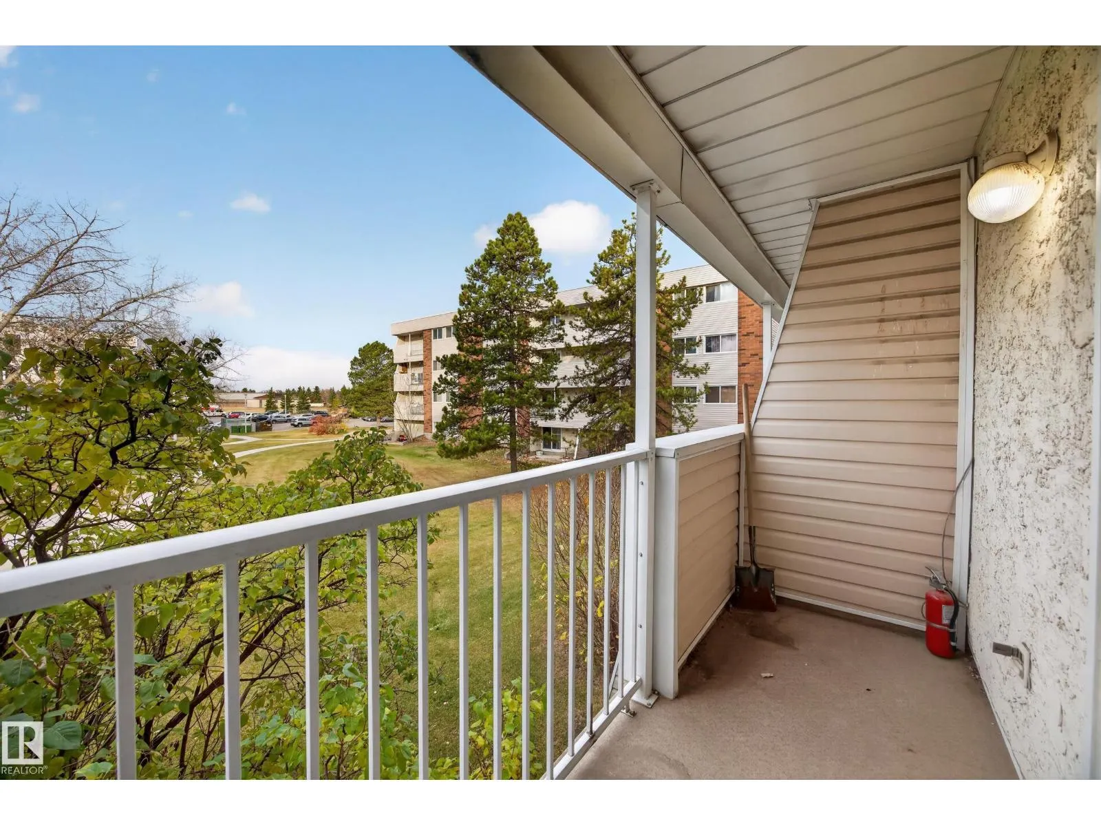 #27 11245 31 AV NW