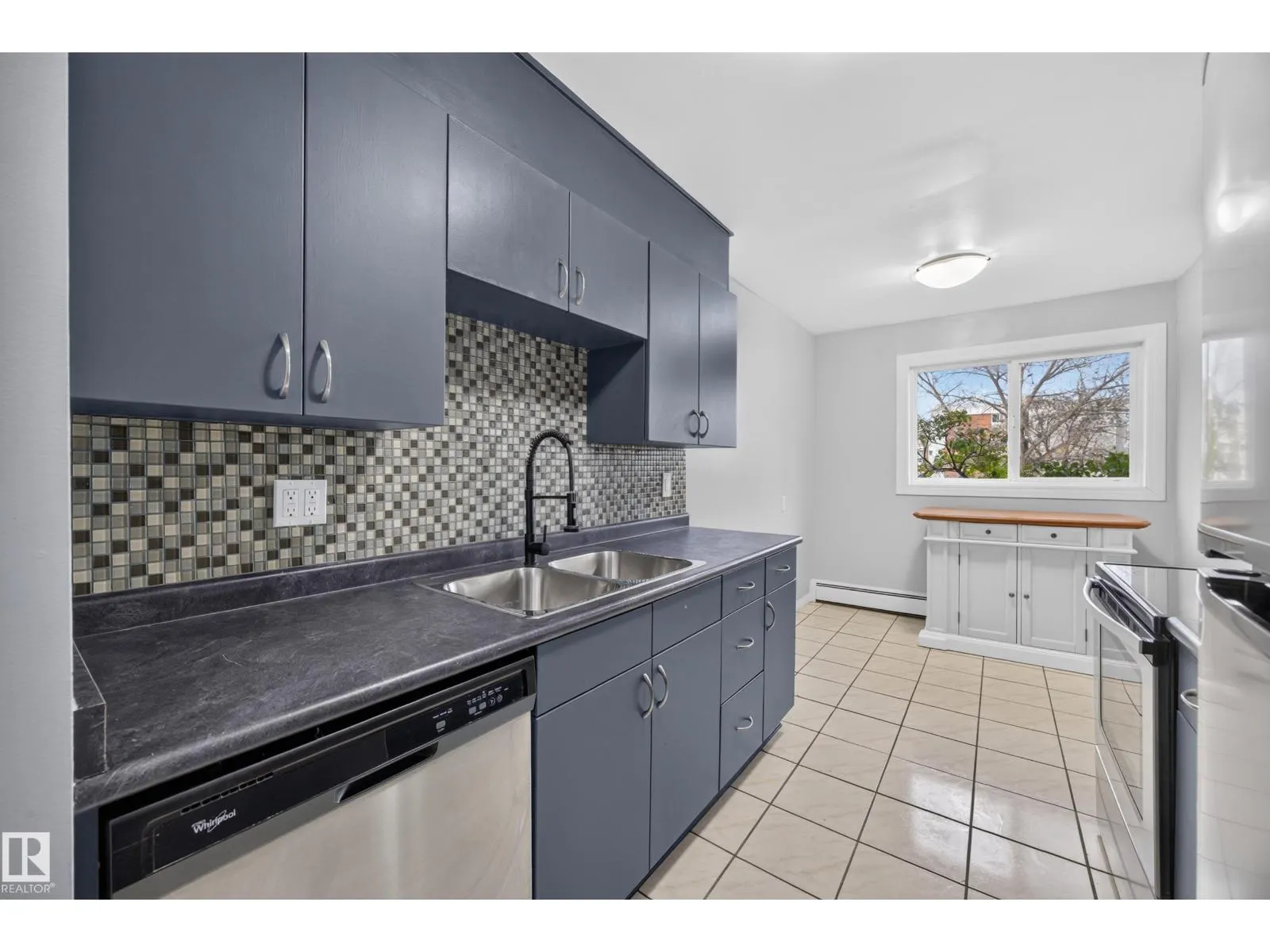 #27 11245 31 AV NW