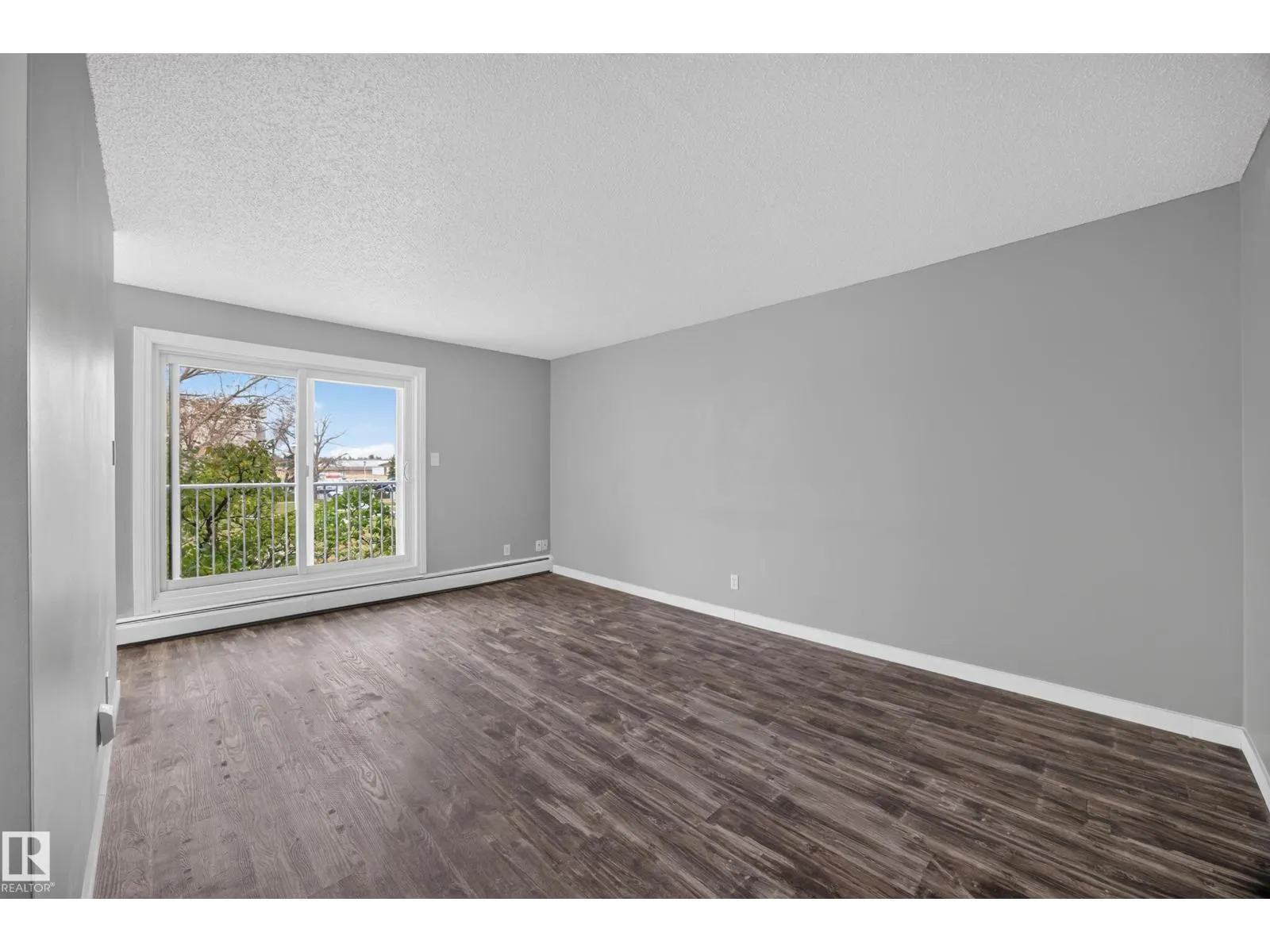 #27 11245 31 AV NW