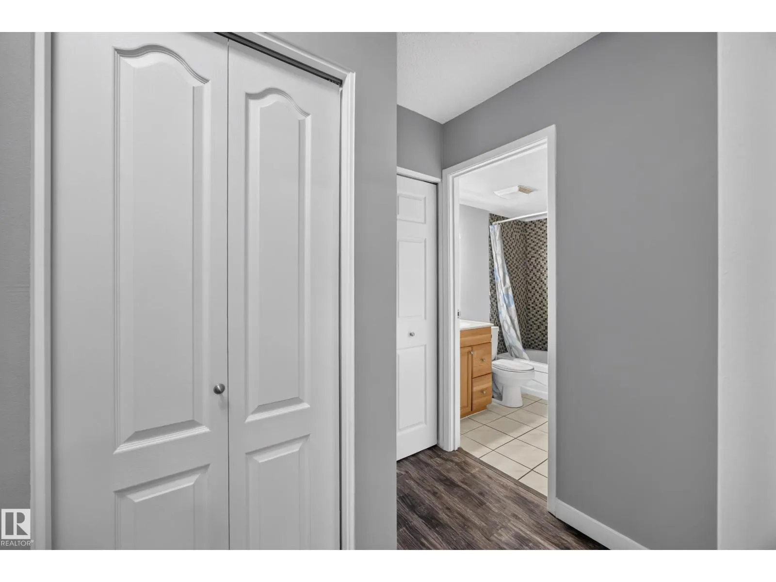 #27 11245 31 AV NW