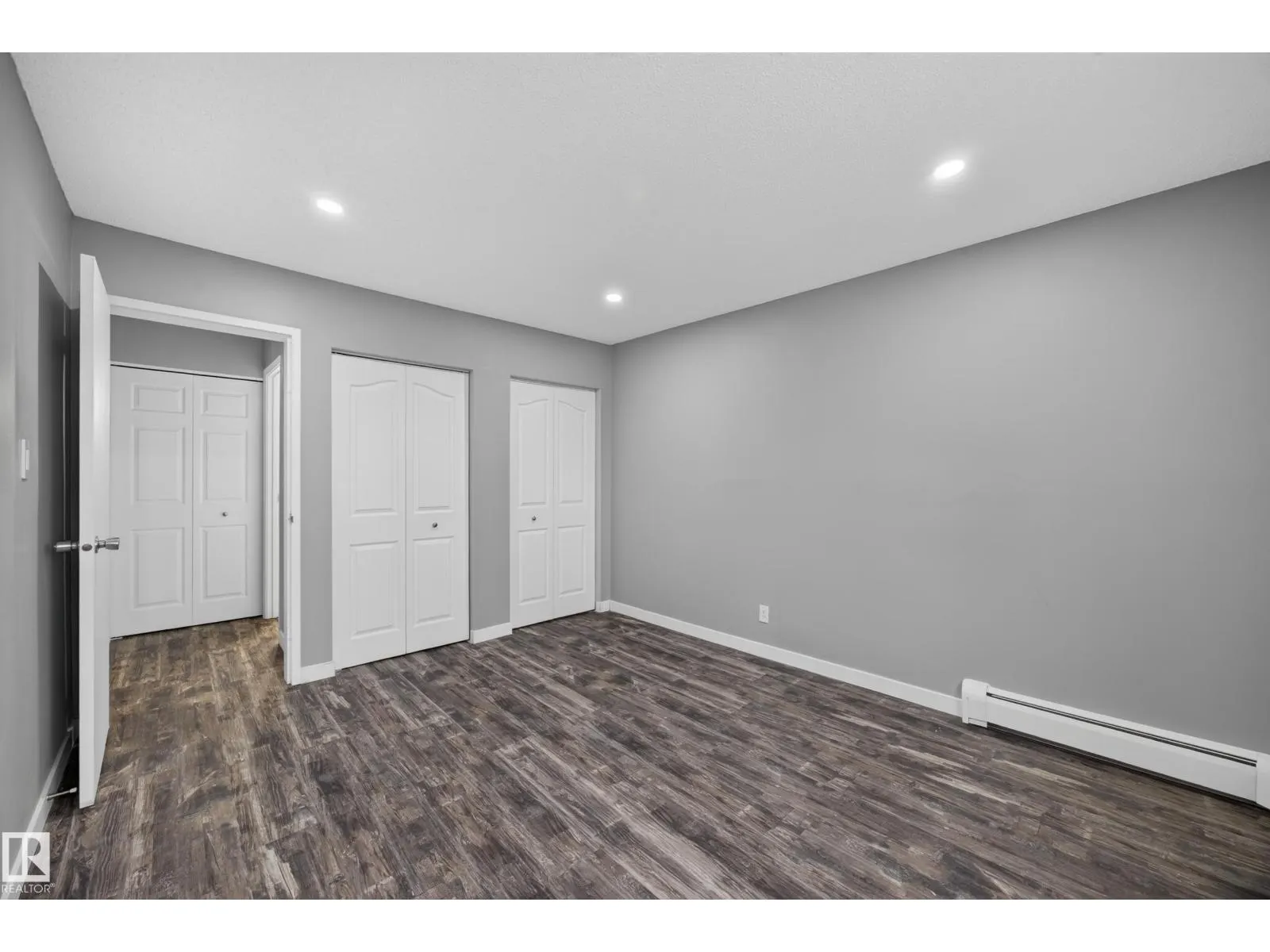 #27 11245 31 AV NW