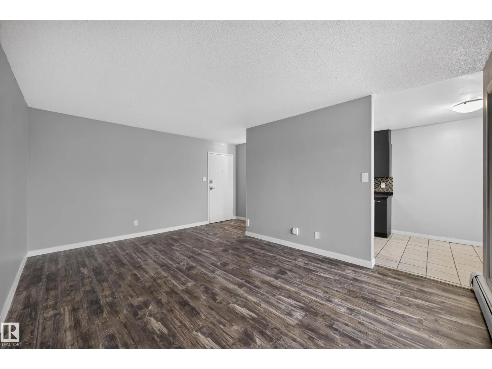 #27 11245 31 AV NW