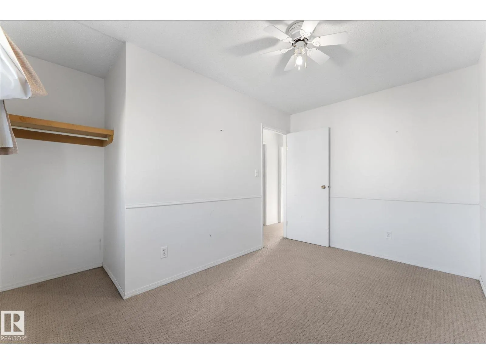 109 ROYAL TC NW
