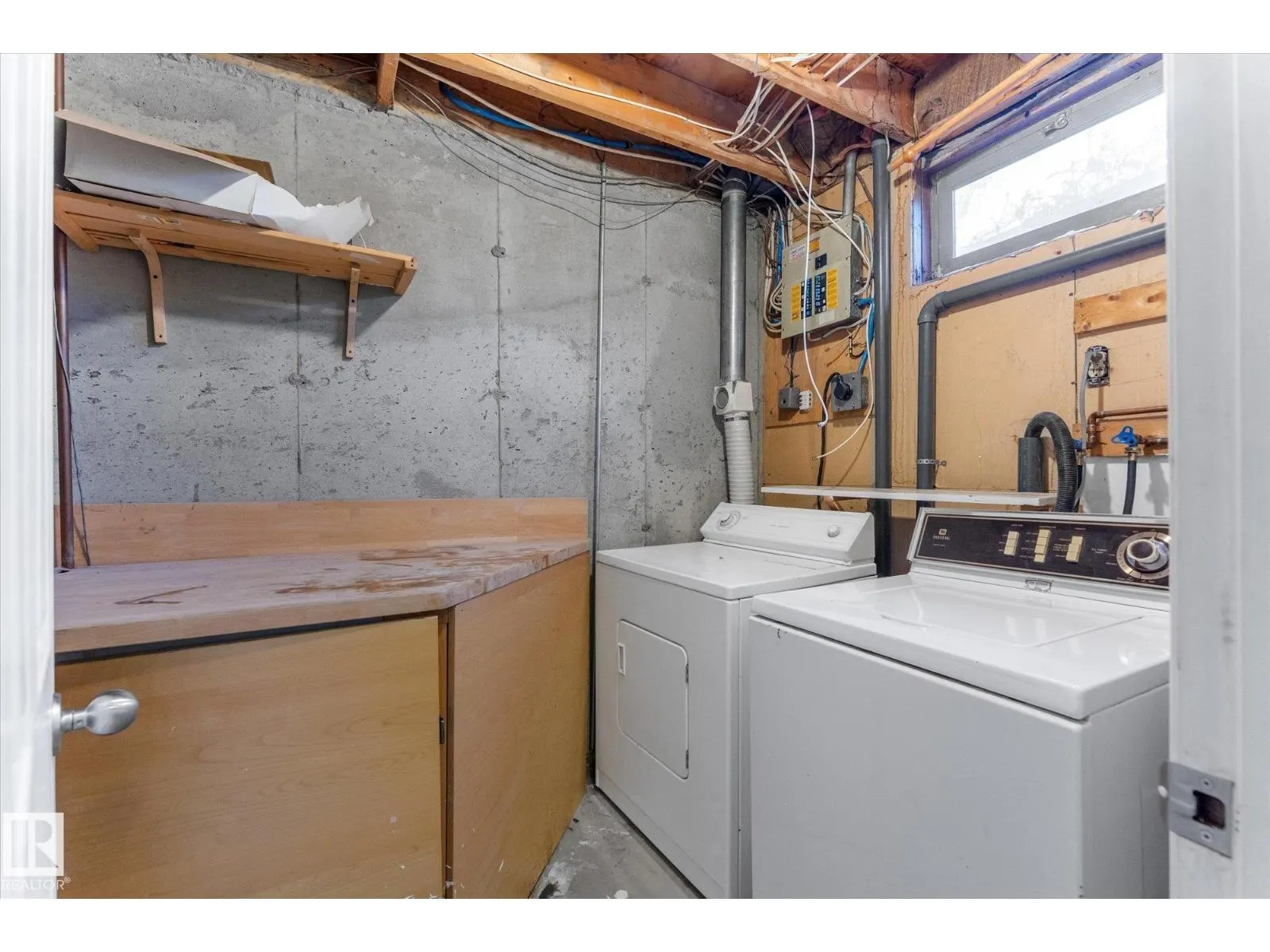 109 ROYAL TC NW