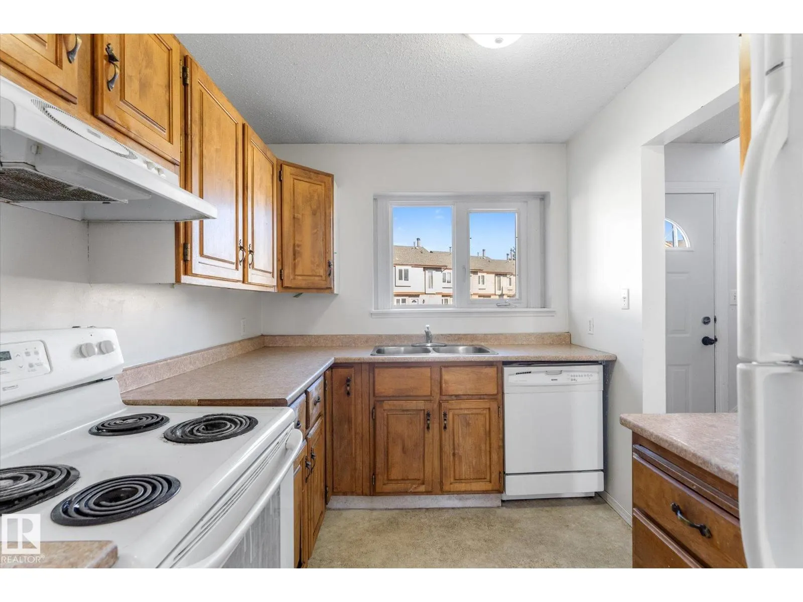 109 ROYAL TC NW