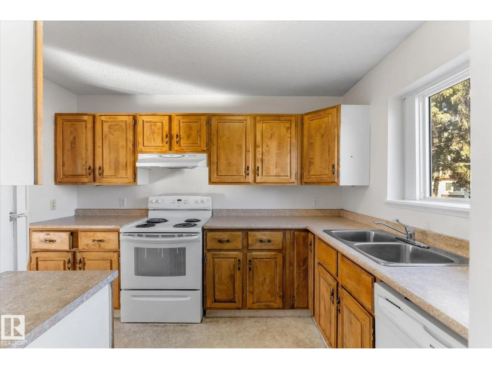 109 ROYAL TC NW