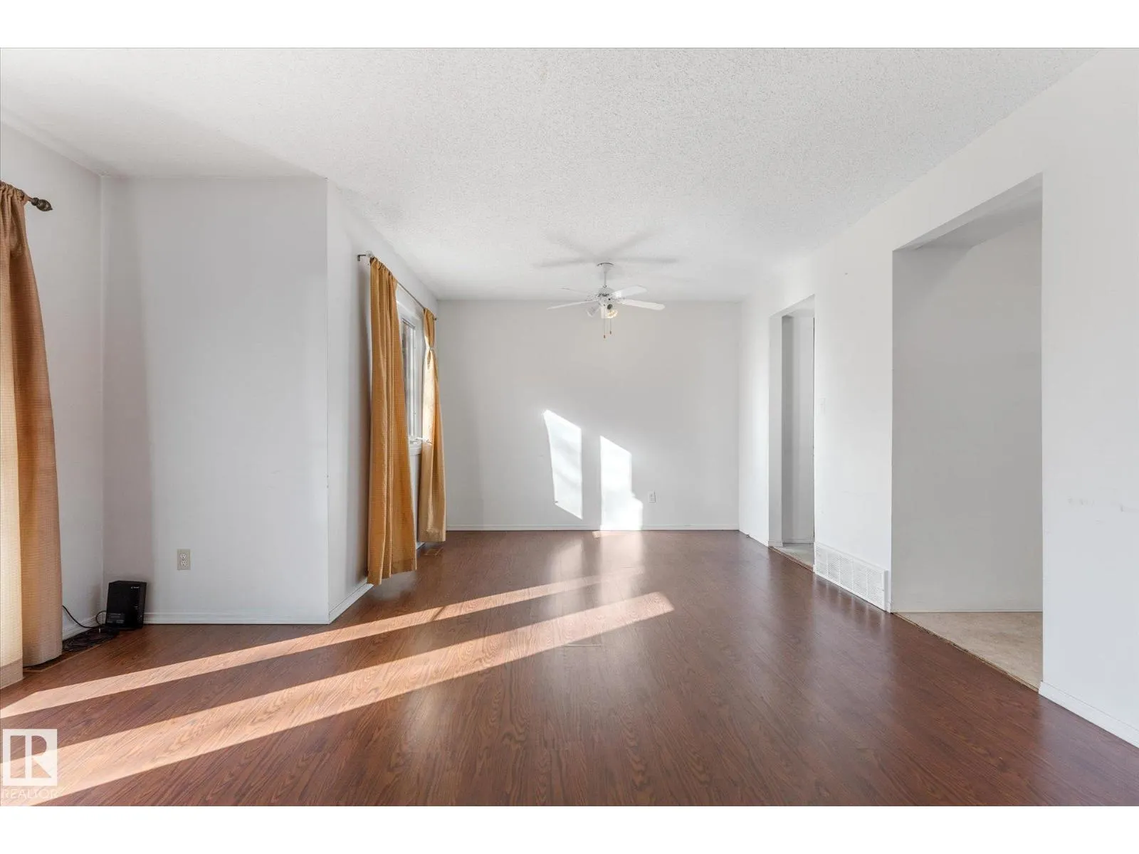 109 ROYAL TC NW