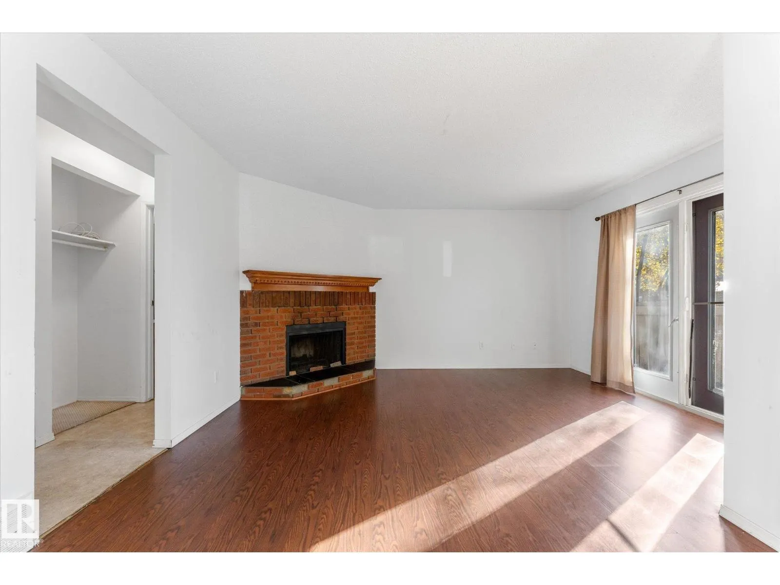 109 ROYAL TC NW
