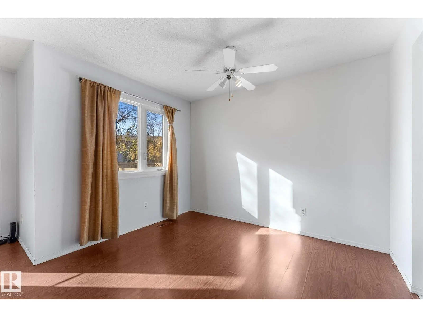 109 ROYAL TC NW
