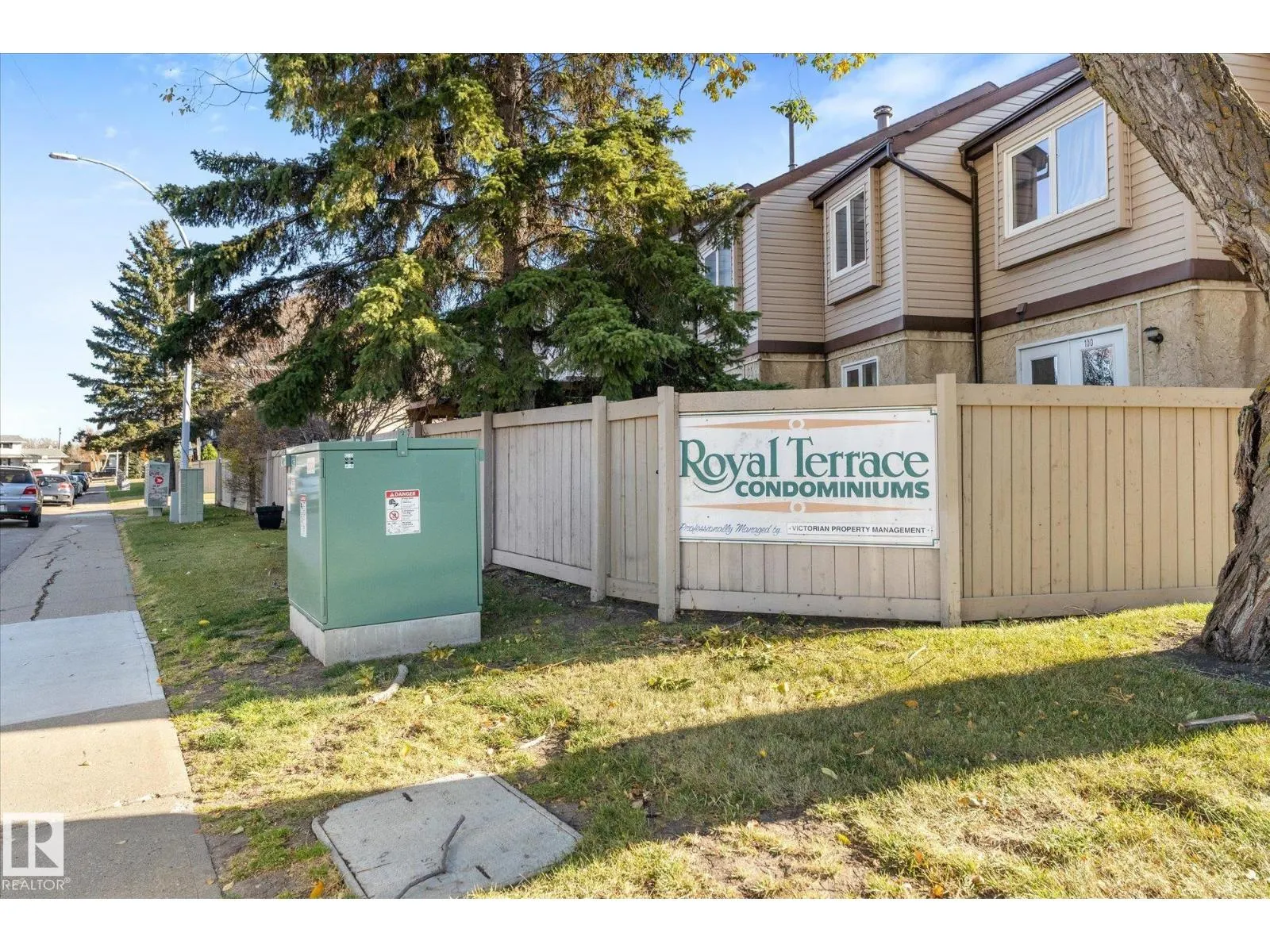 109 ROYAL TC NW