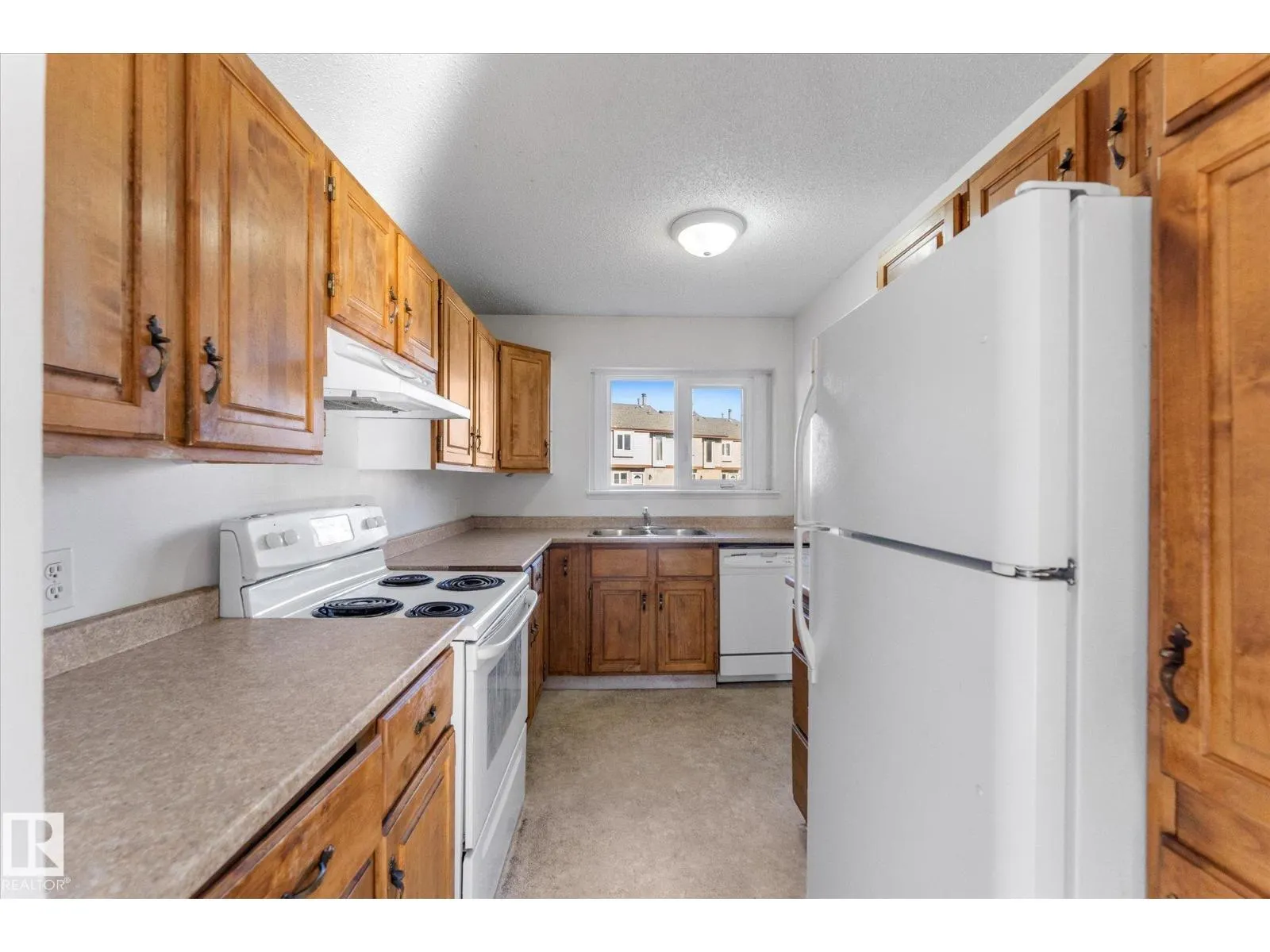 109 ROYAL TC NW