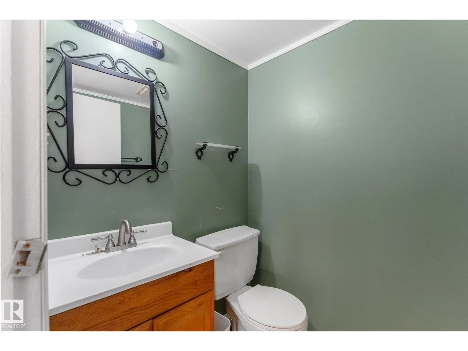 109 ROYAL TC NW