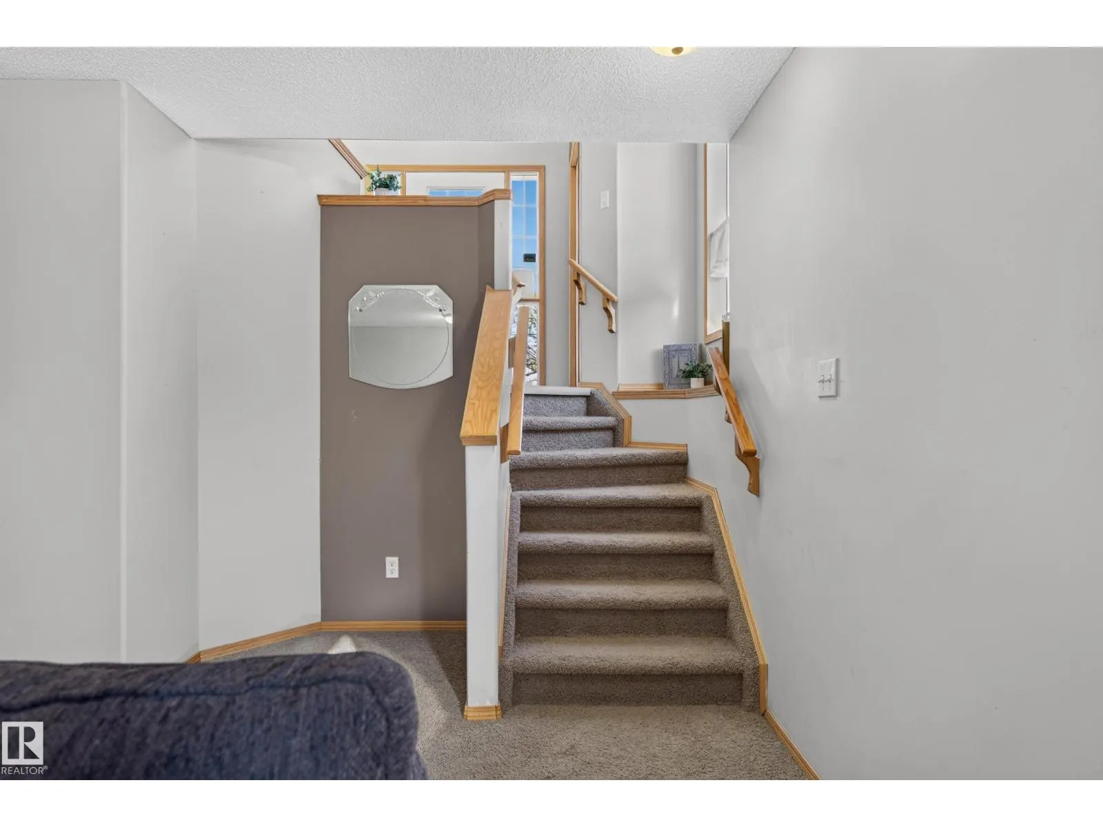 4615 151 AV NW