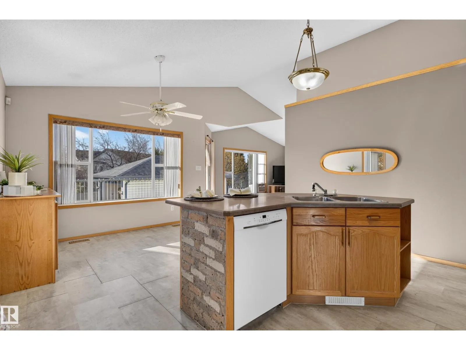 4615 151 AV NW