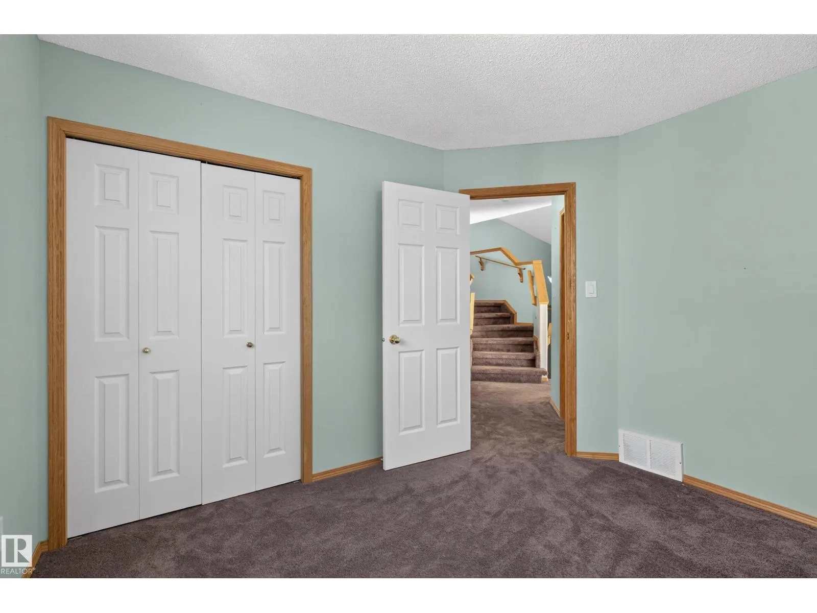 4615 151 AV NW