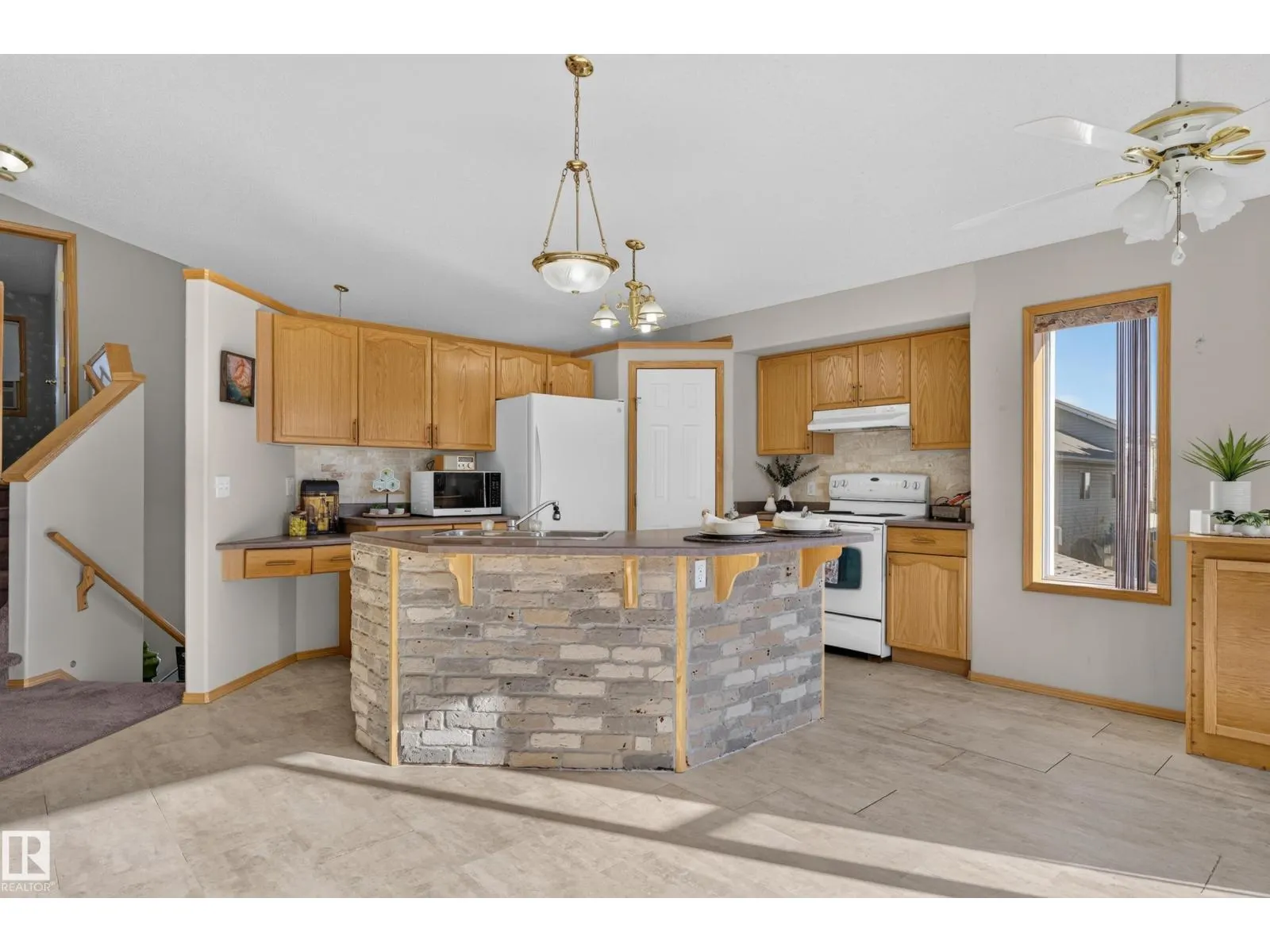 4615 151 AV NW