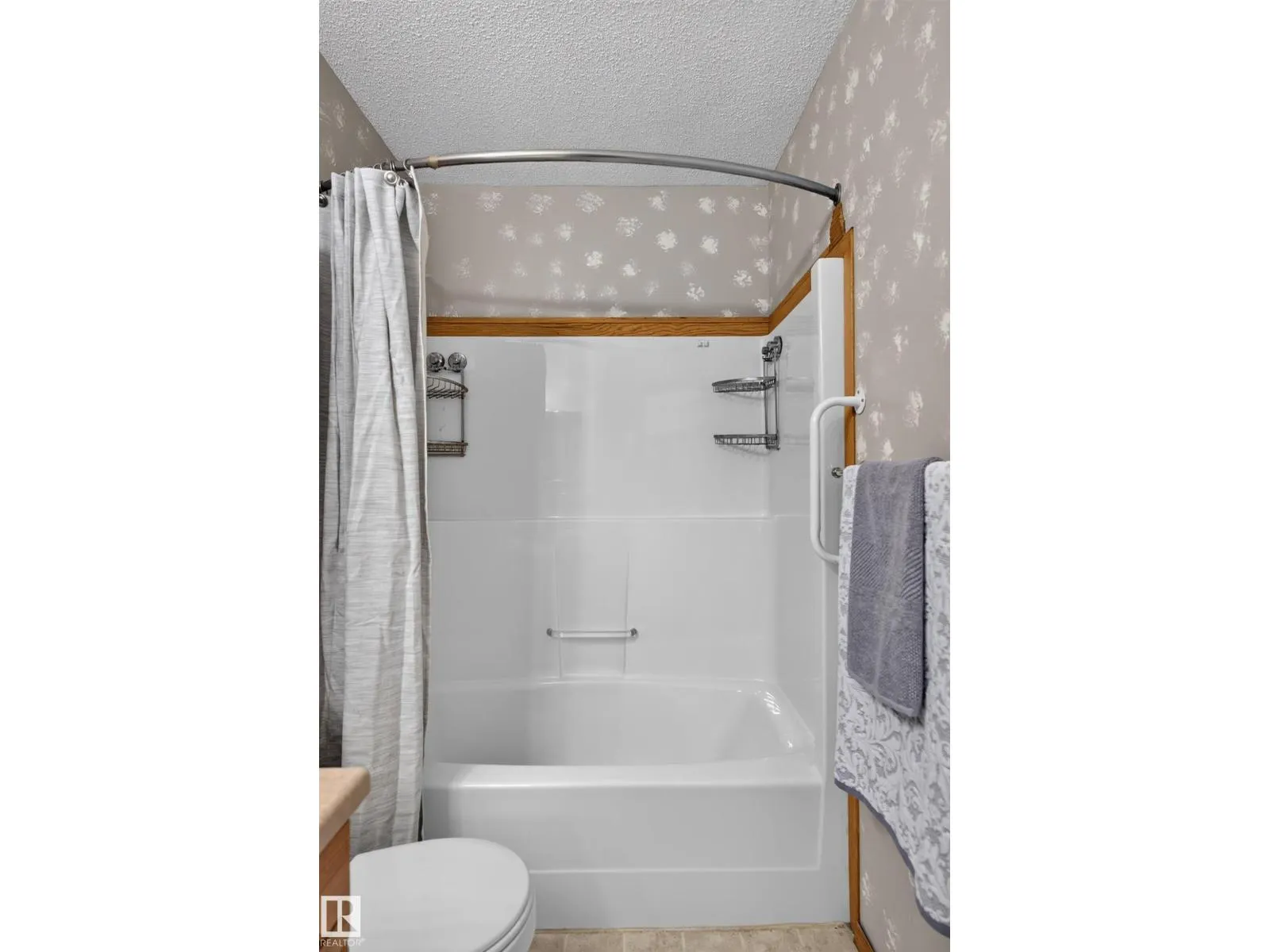 4615 151 AV NW