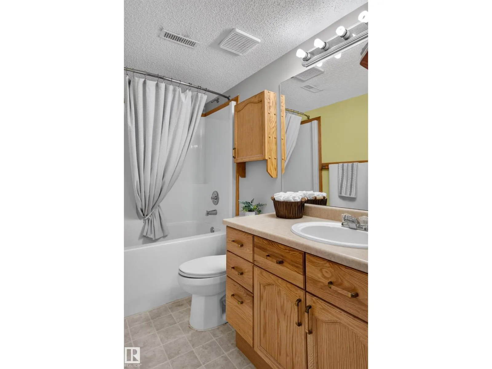 4615 151 AV NW