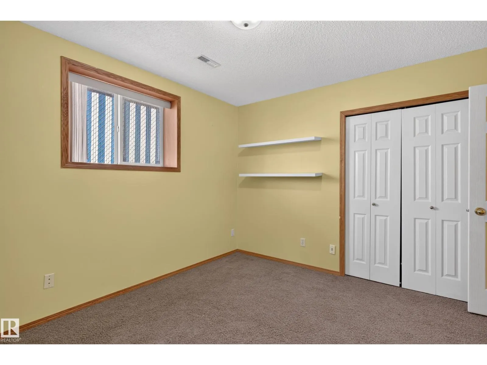 4615 151 AV NW