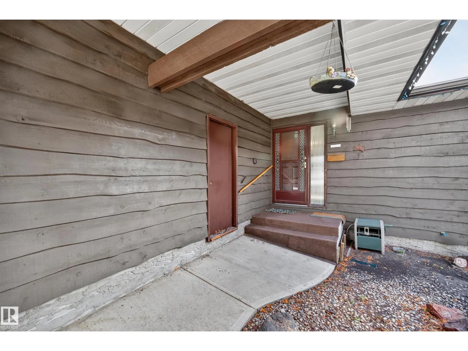3023 130 AV NW