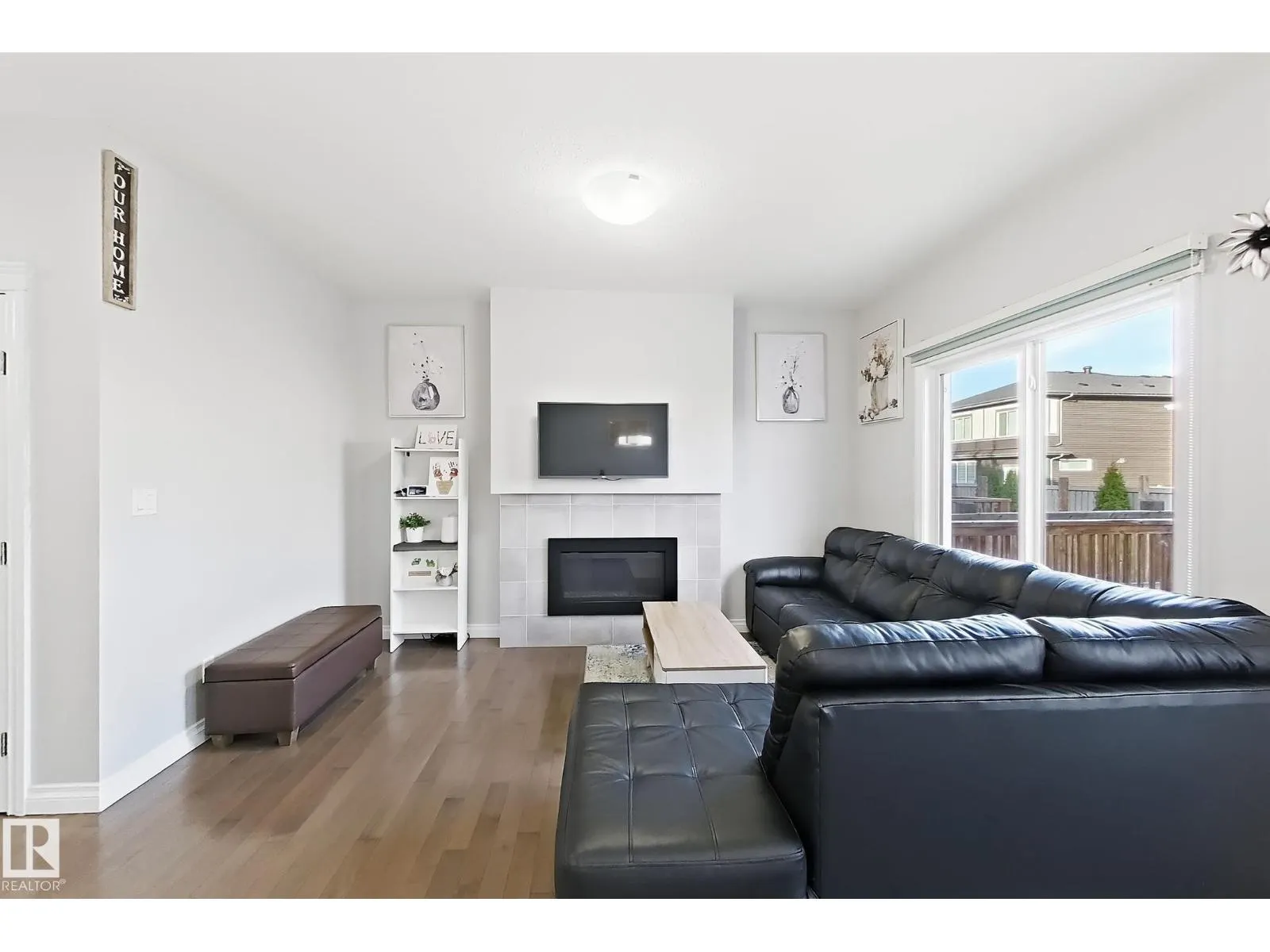 8017 223 ST NW NW