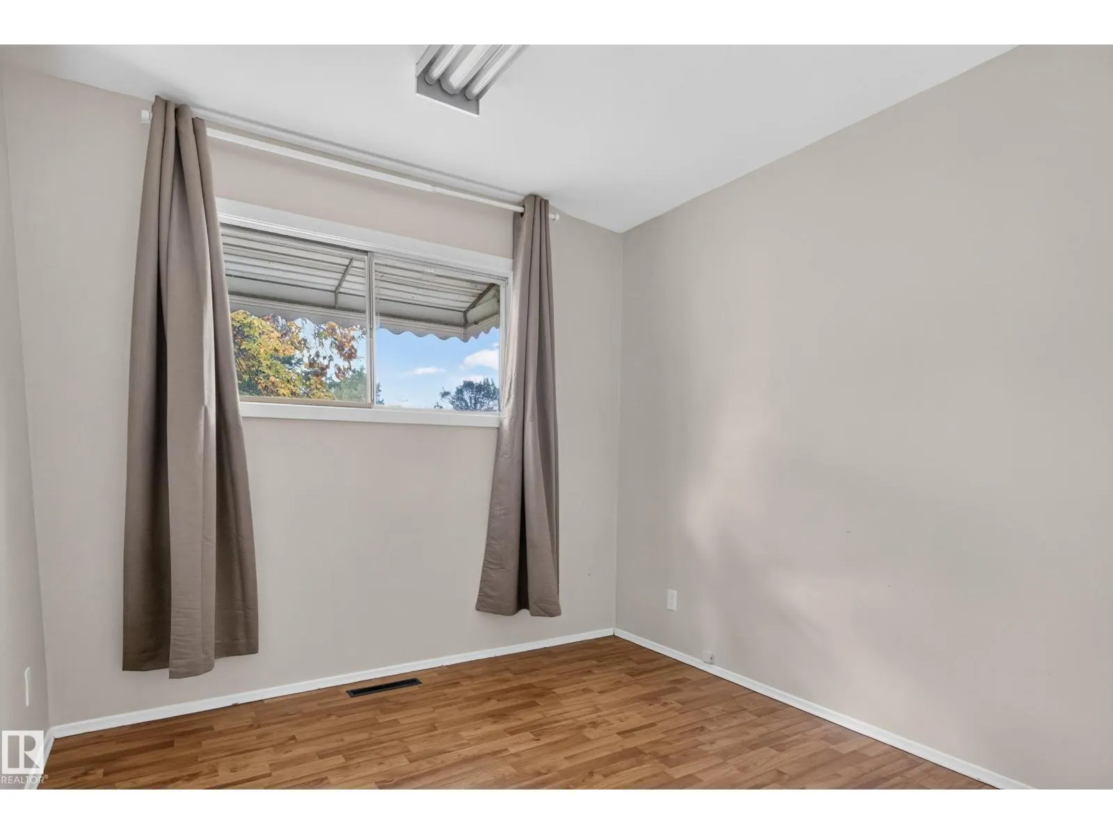 10508 60A AV NW