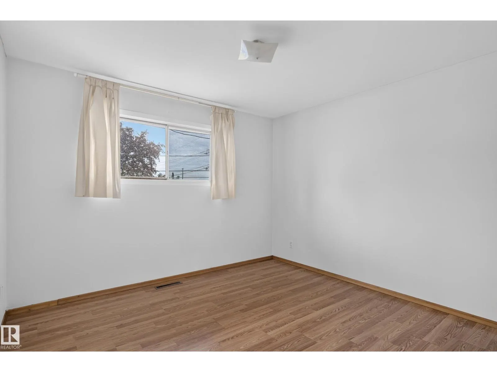 10508 60A AV NW