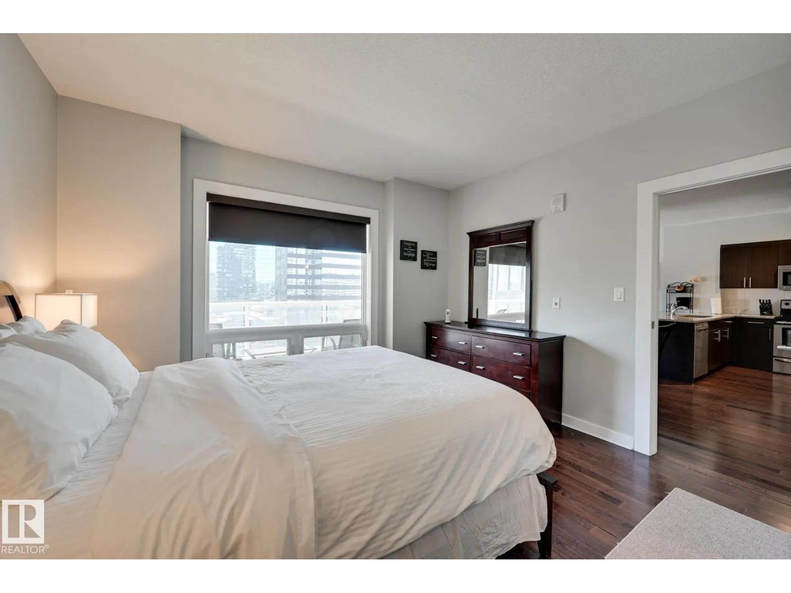 #802 10152 104 ST NW
