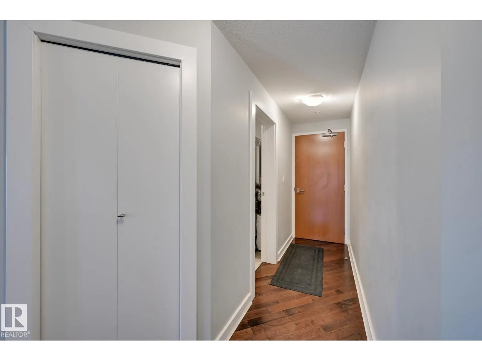 #802 10152 104 ST NW