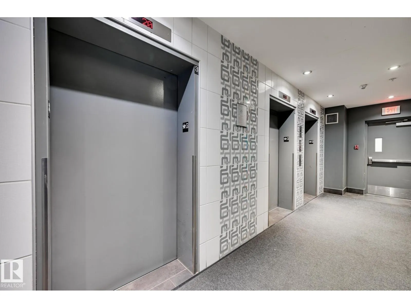 #802 10152 104 ST NW