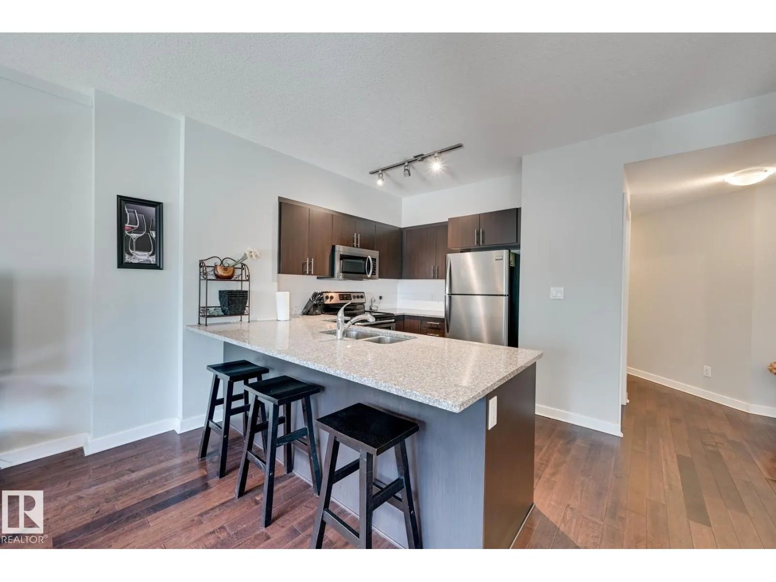 #802 10152 104 ST NW