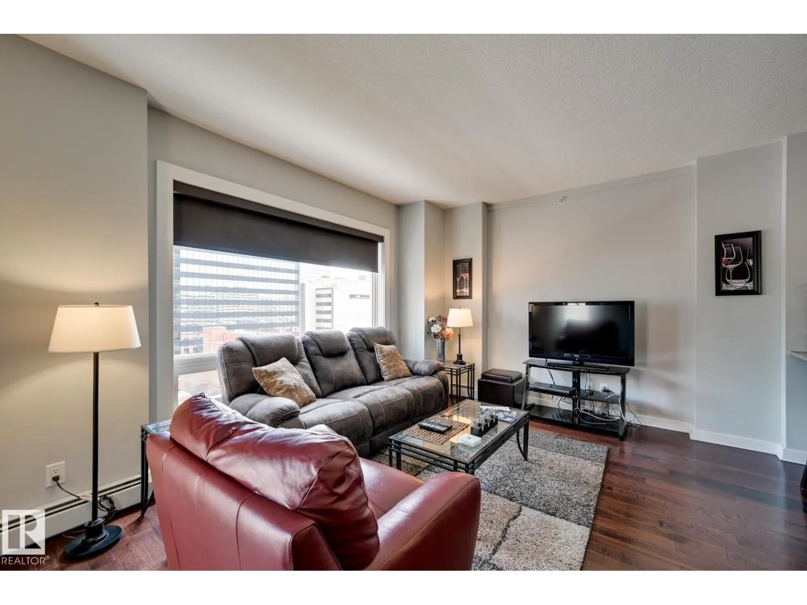 #802 10152 104 ST NW