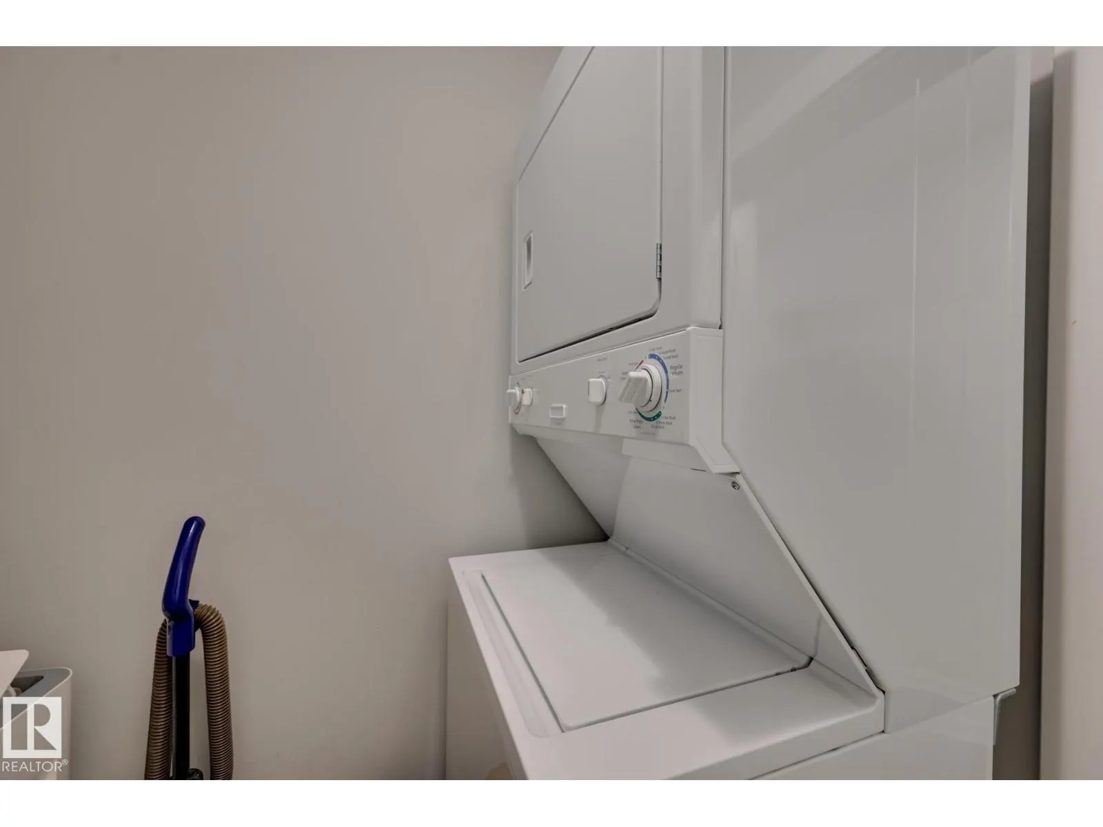 #802 10152 104 ST NW