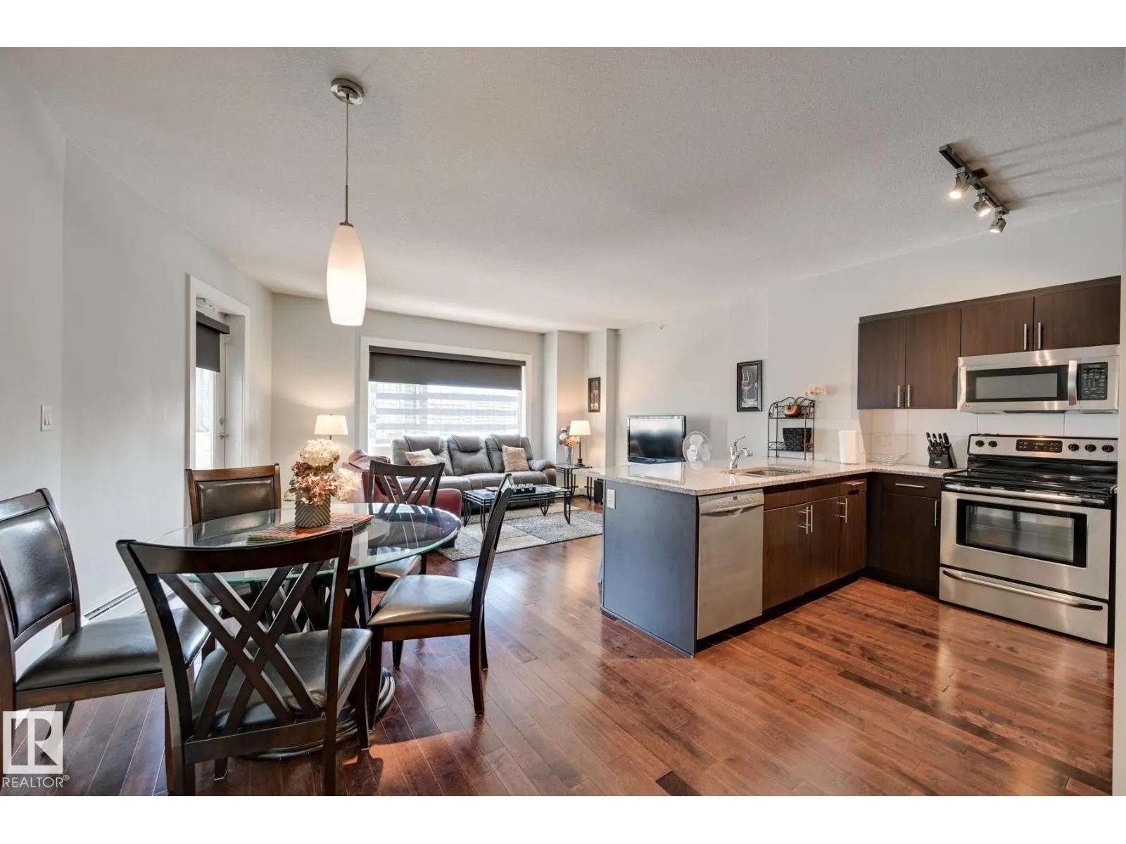 #802 10152 104 ST NW