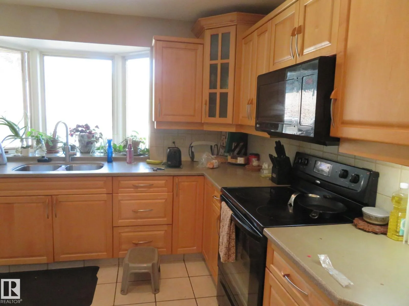 10720 57 AV NW
