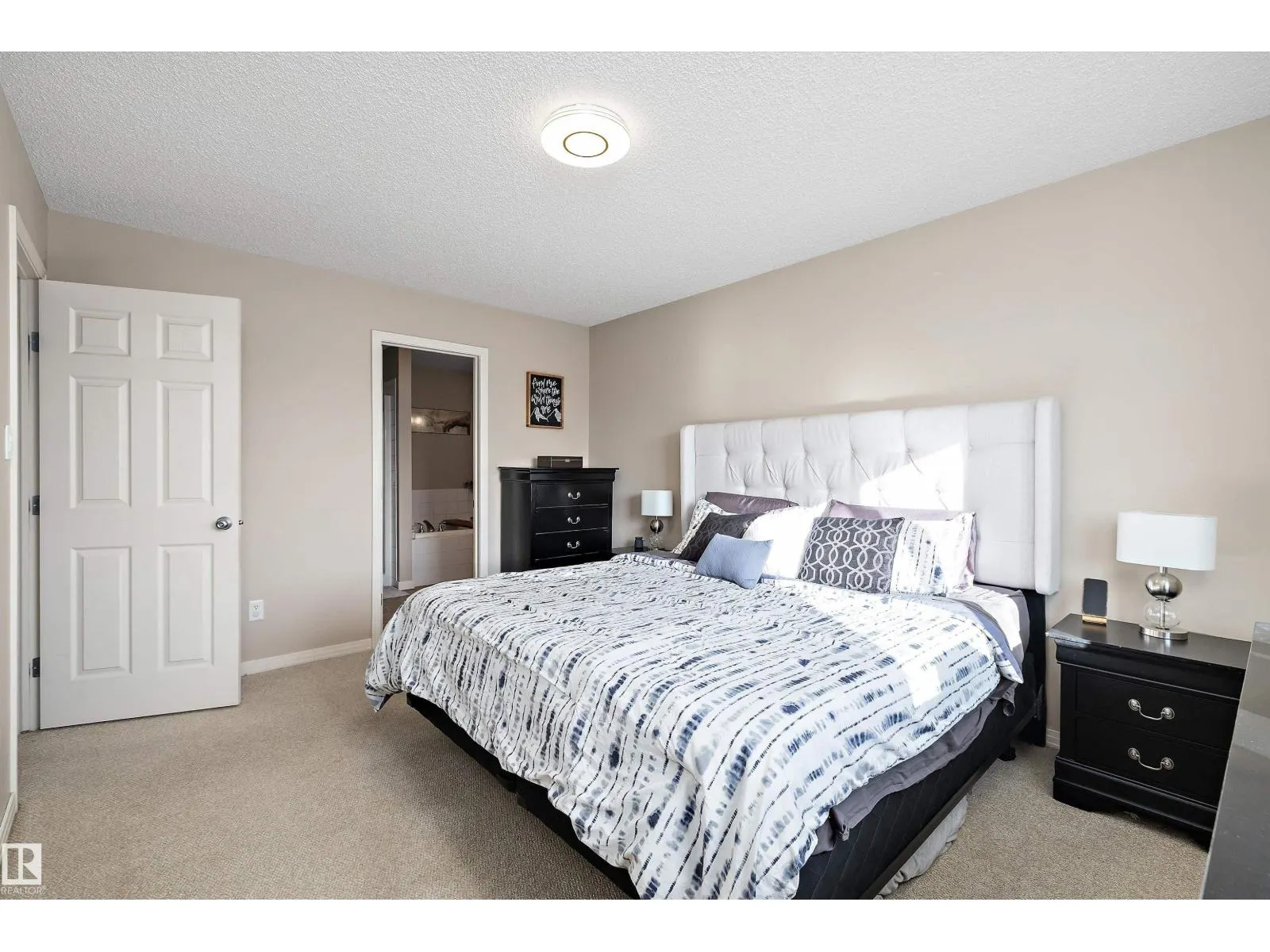 4605 163A AV NW