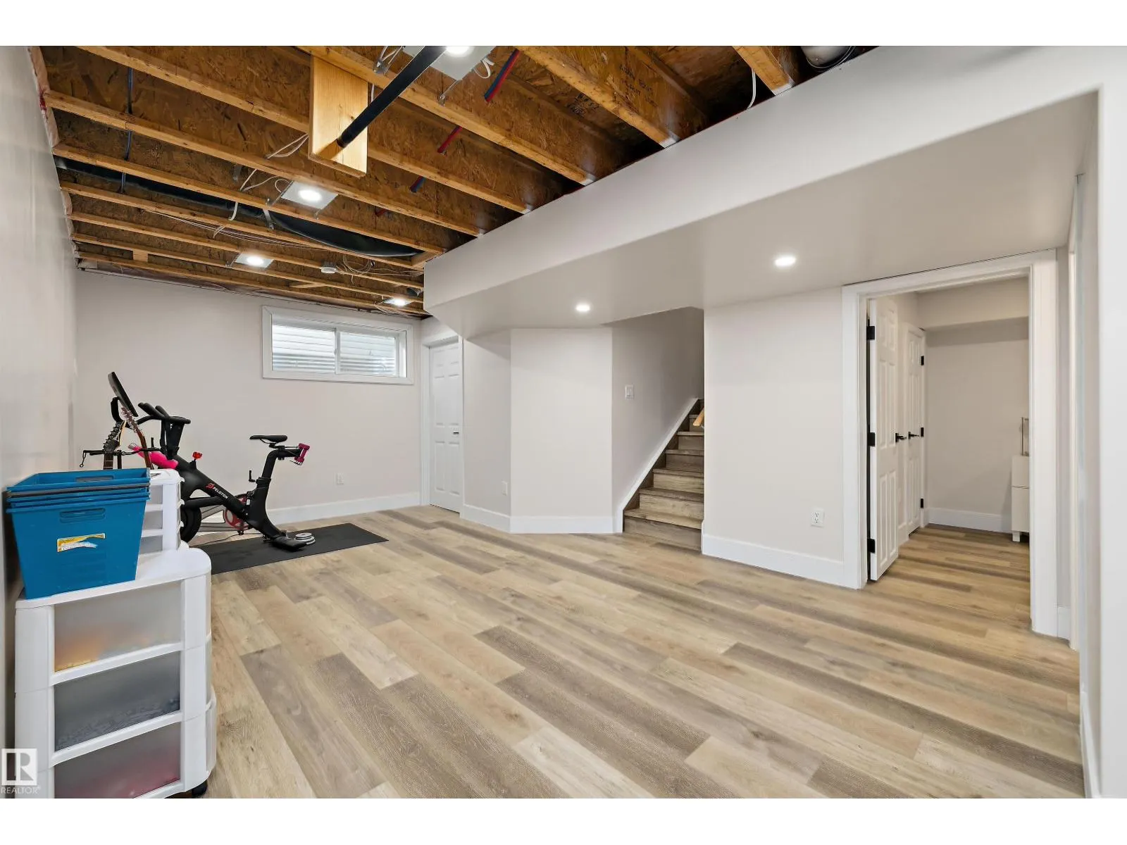4605 163A AV NW