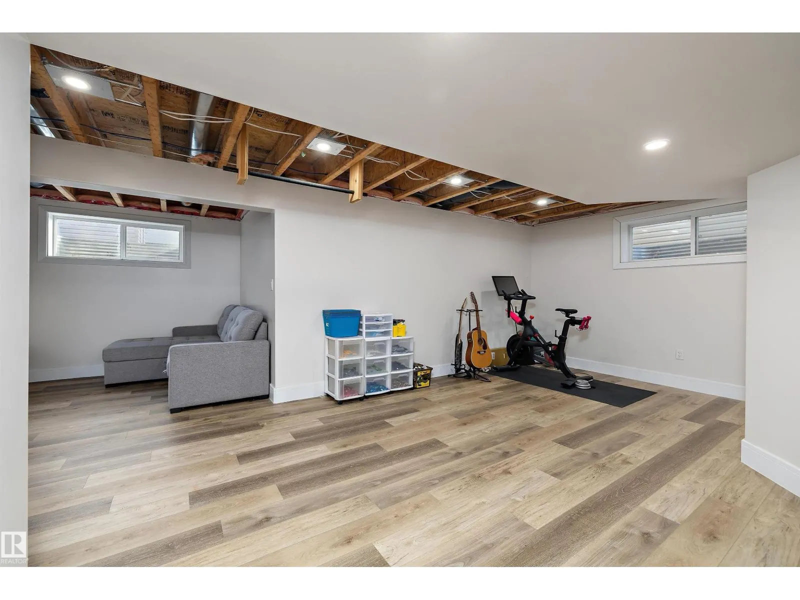 4605 163A AV NW