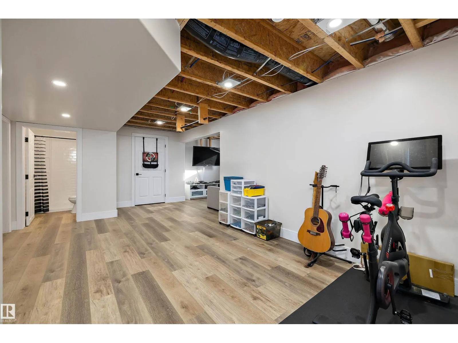 4605 163A AV NW