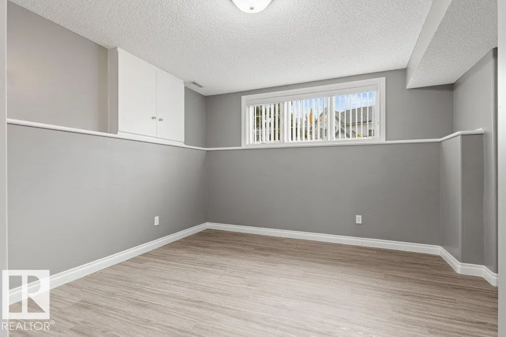 11686 15 AV NW