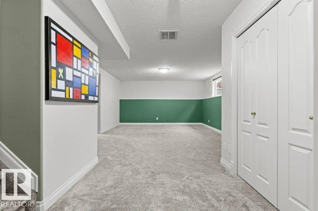 11686 15 AV NW