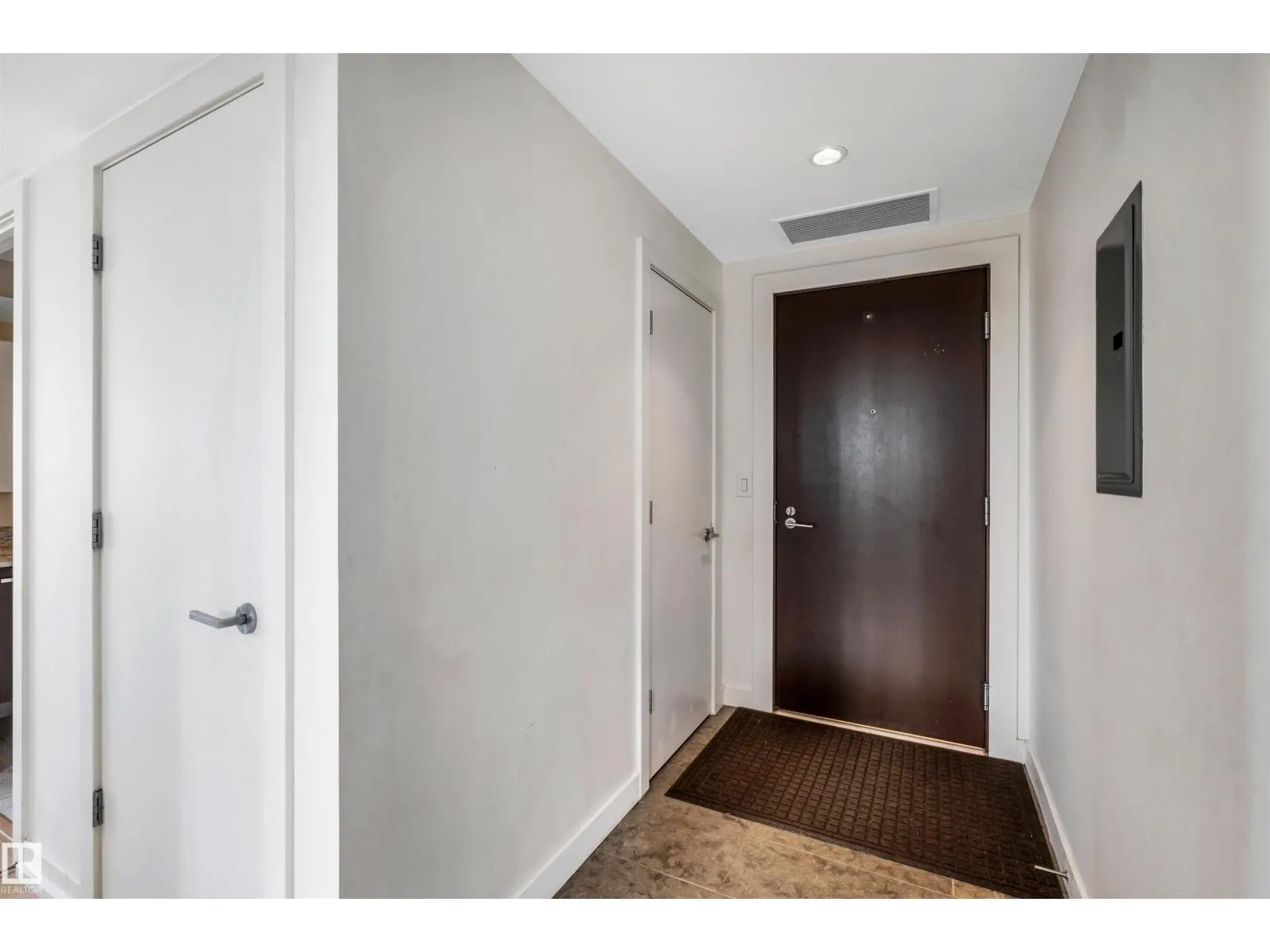 #206 2612 109 ST NW