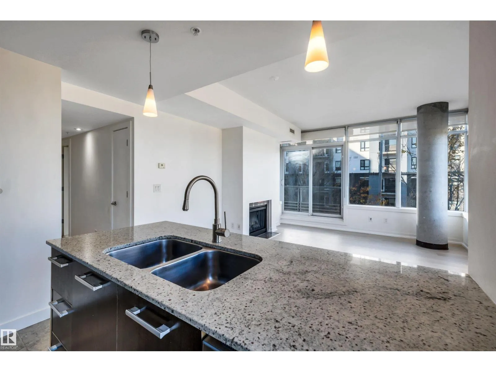 #206 2612 109 ST NW