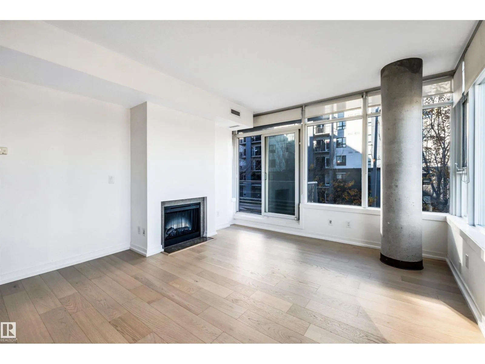 #206 2612 109 ST NW