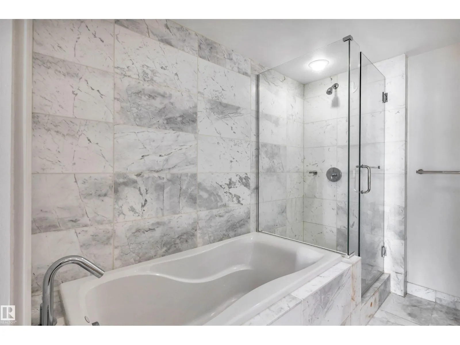 #501 2606 109 ST NW