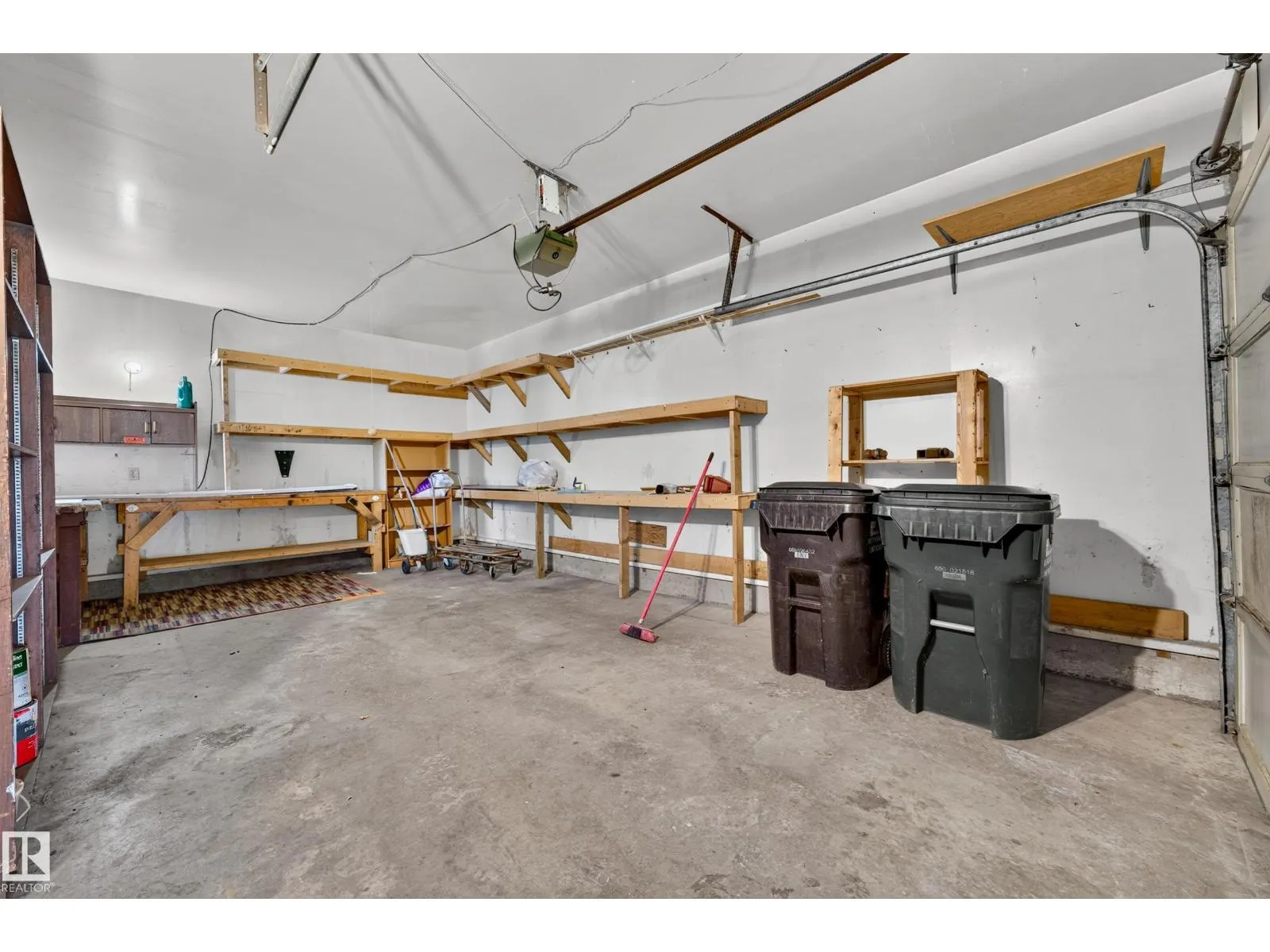 119 MAIN BV