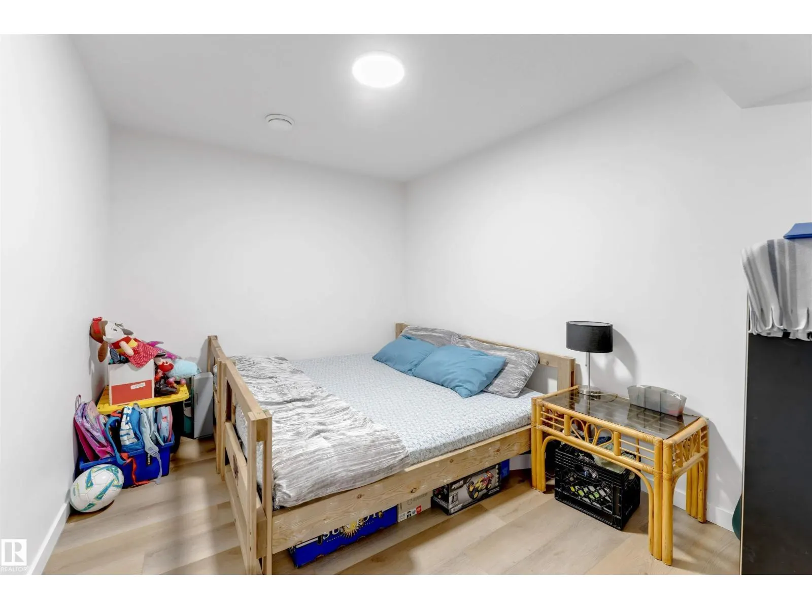 1263 Watt DR SW