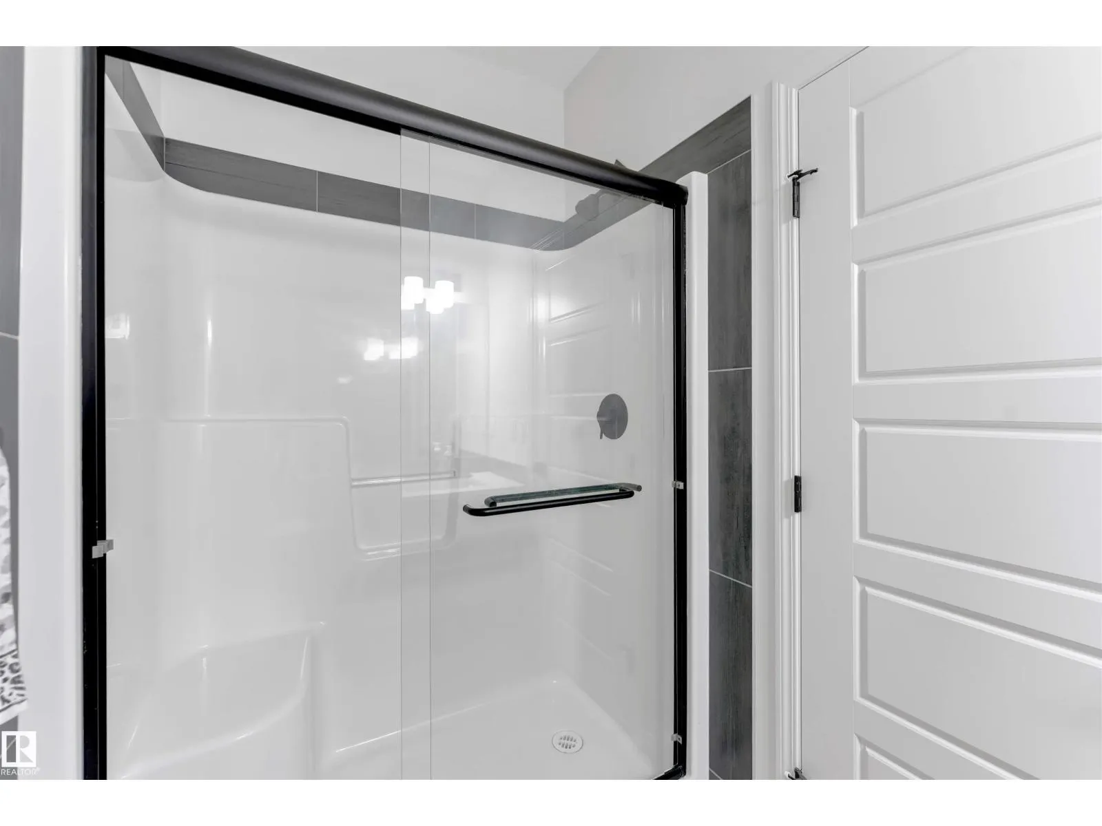 1263 Watt DR SW