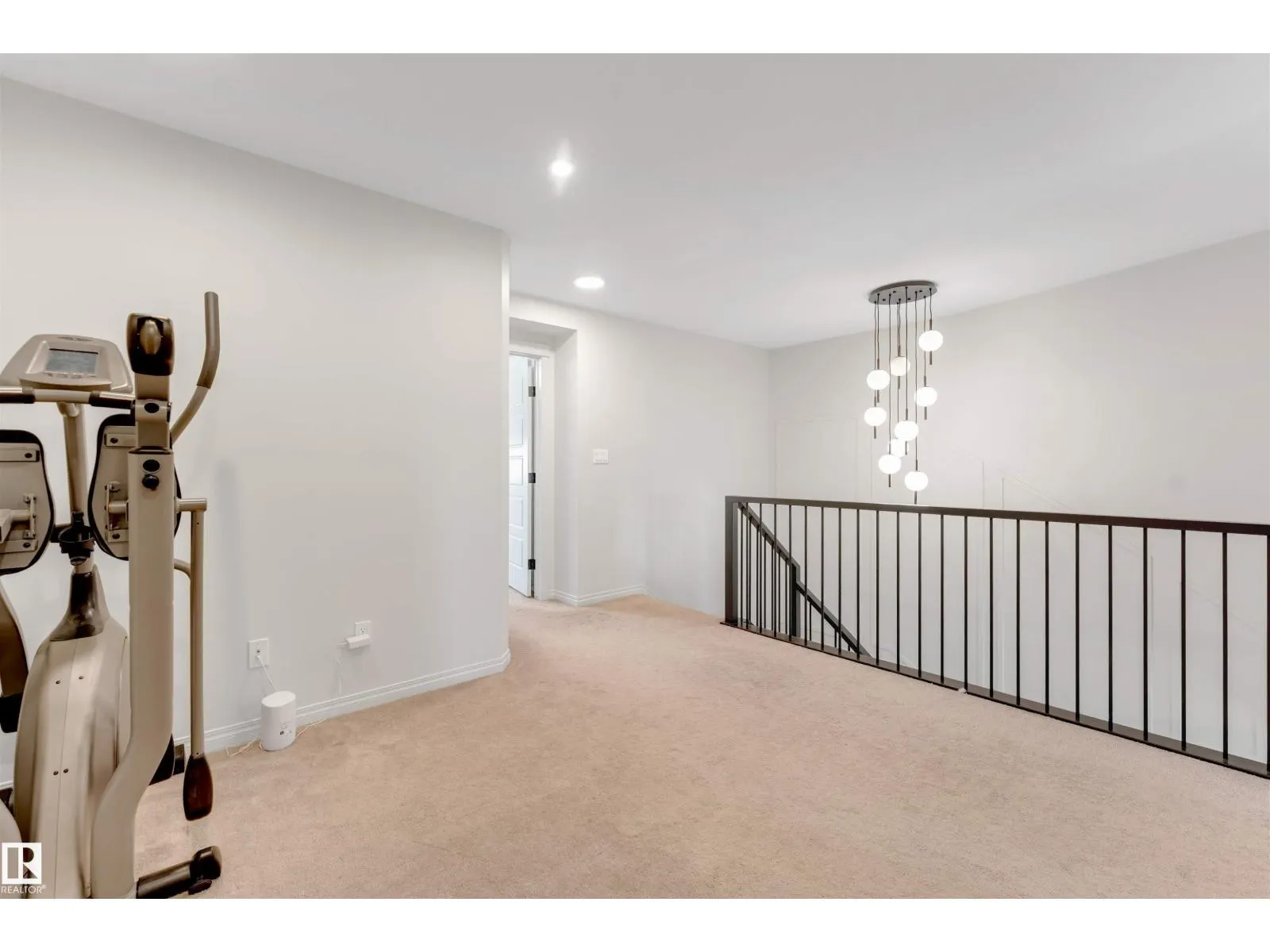 1263 Watt DR SW
